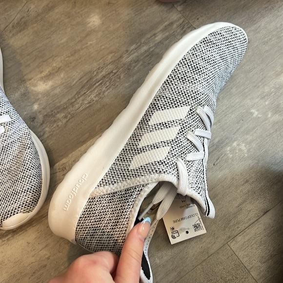 COPY - brand new adidas shoes - Picture 6 of 6